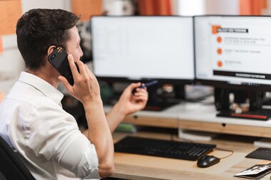 Salzwelten Hallstatt Büro telefonieren Computer  | © Thomas Sattler