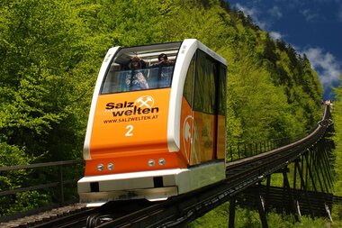 Salzwelten Hallstatt Hochtal Seilbahn im Sommer  | © Torsten Kraft 