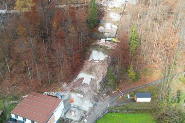 Salzwelten Hallstatt Umbau Salzbegrbahn Demontage Talstation Stützen alte Seilbahn entfernt, neue Fundamente betoniert  | © Salzwelten 