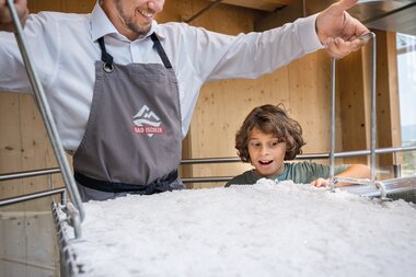 Schaumanufaktur Salzproduktion hautnah | © Bergauer