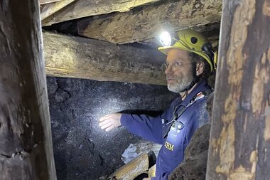 Salzwelten Hallstatt Prähistorische Führung Stollen mit Archäologe Hans Reschreiter  | © Magdalena Meisl Salzwelten 