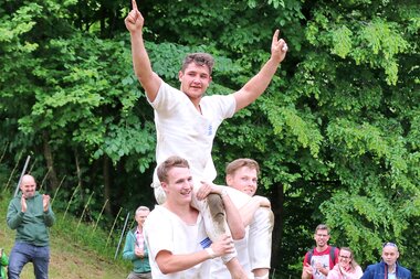 Salzwelten Salzburg Sommerveranstaltung Ranggeln Sieger  | © HKro Bilder Der Ausloeser 