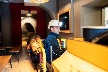 Salzwelten Altaussee Steinberghaus Besuchereingang  | © Thomas Sattler 