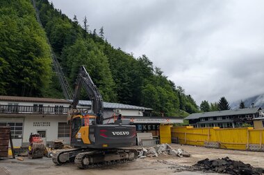 Salzwelten Hallstatt Grabungen Fundort Medusa von Hallstatt Bagger  | © Salzwelten Pernkopf