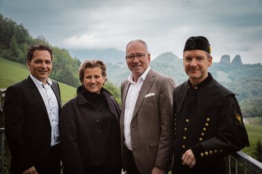 B2B Event in den SAlzwelten SAlzburg, v.l.n.r.: Torsten Pedit (GF Salzwelten), Lisa Frühbauer (GF Salzburg Sightseeing),  Alexander Stangassinger (Bgm. Hallein), Manfred Mader (Standortleiter Salzwelten Salzburg) | © Else Creations 